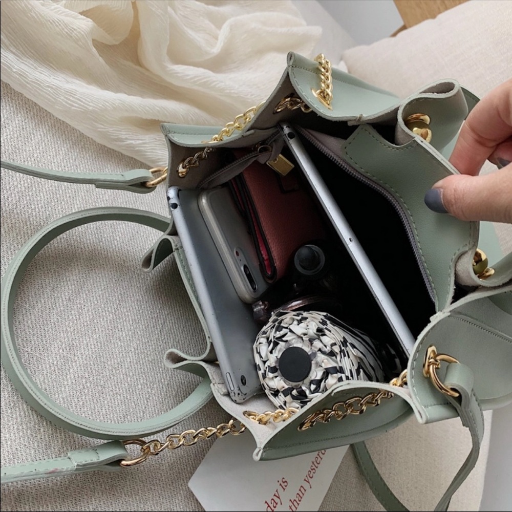 🆕DIANE Round Handle Bucket Bag - Picture 7 of 8